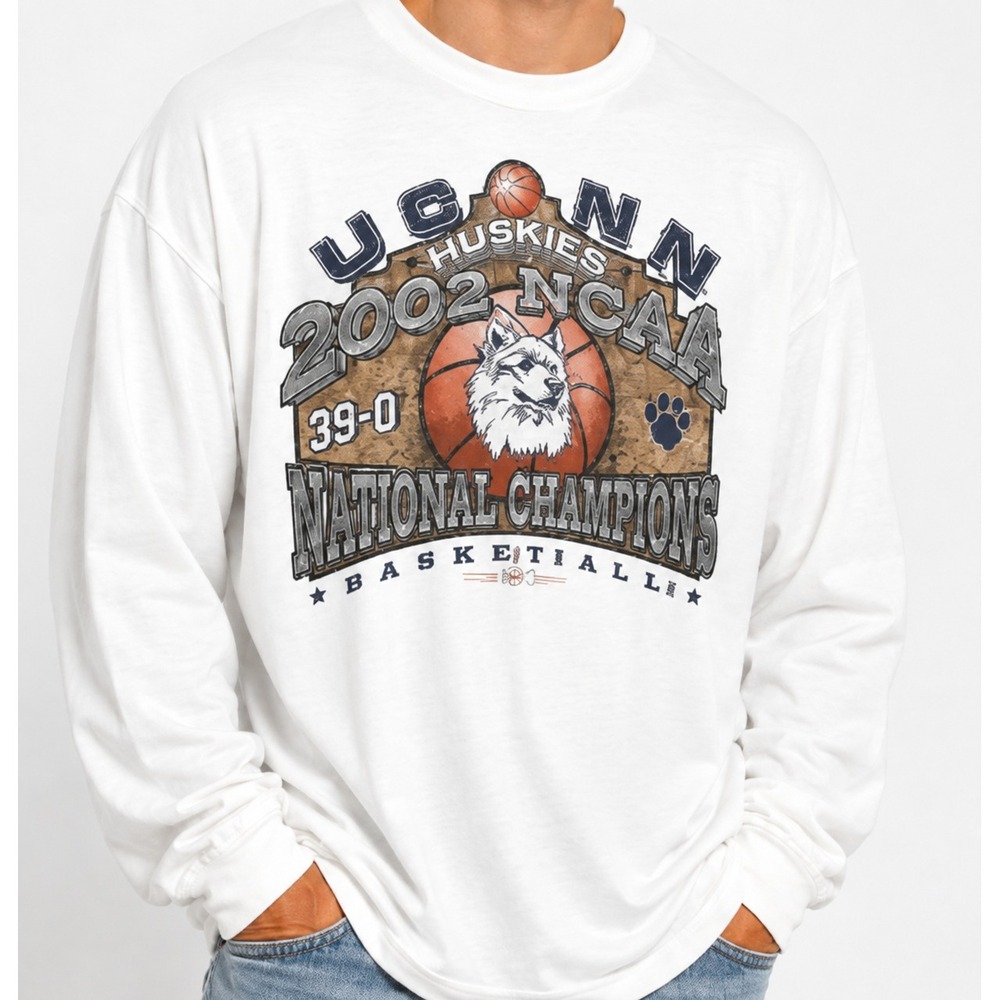 Vintage Hanes Beefy-T UConn Huskies 2002 NCAA National Champions Shirt Large